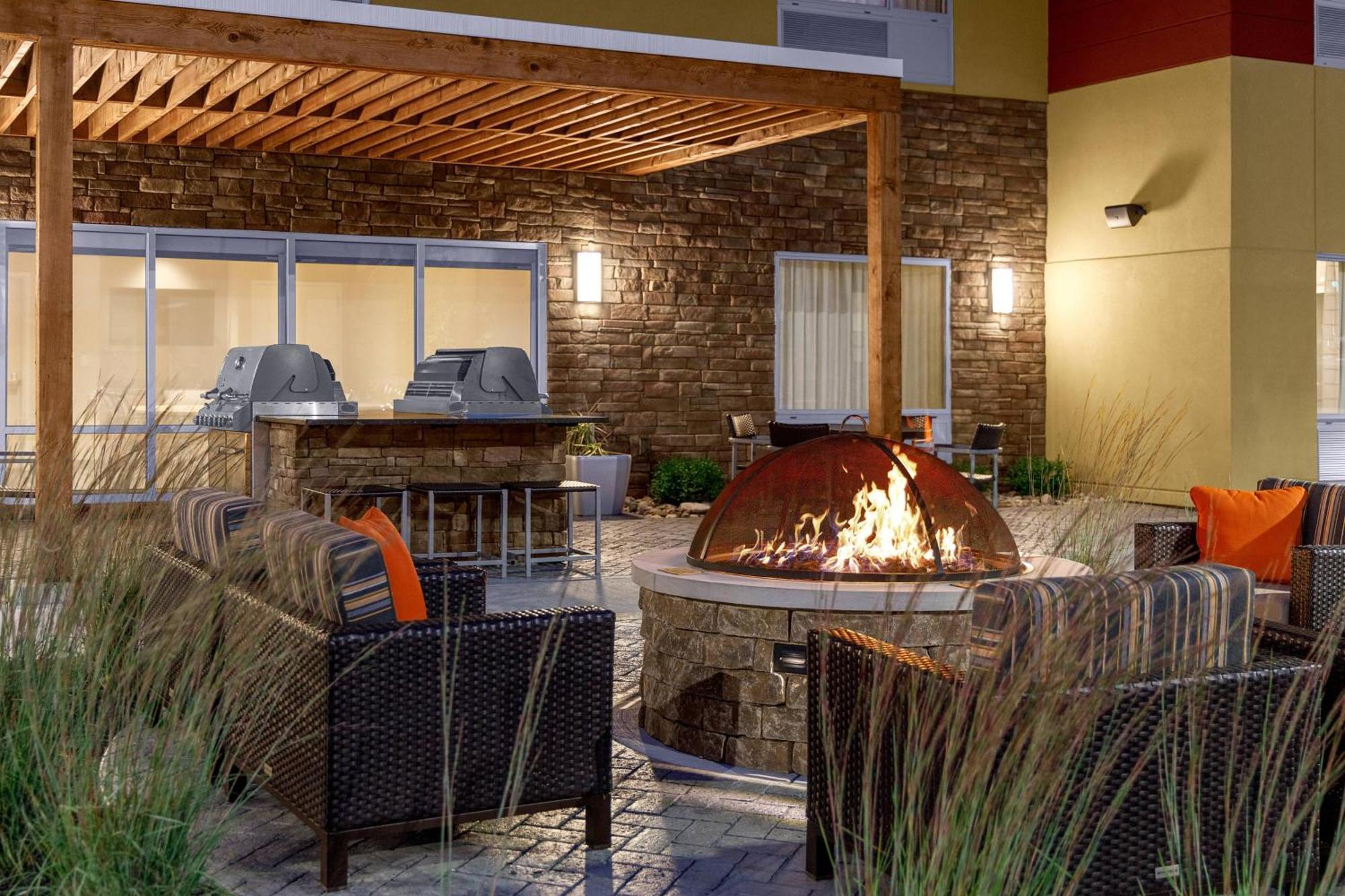 Towneplace Suites Cincinnati Fairfield Exterior photo